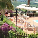 Tenuta Colle Degli Ulivi ホテル シーバリ